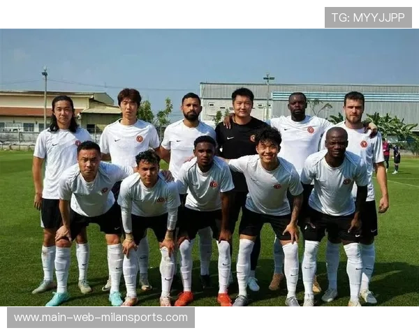 球队在比赛中体现出强烈的团队防守意识，球赛队伍